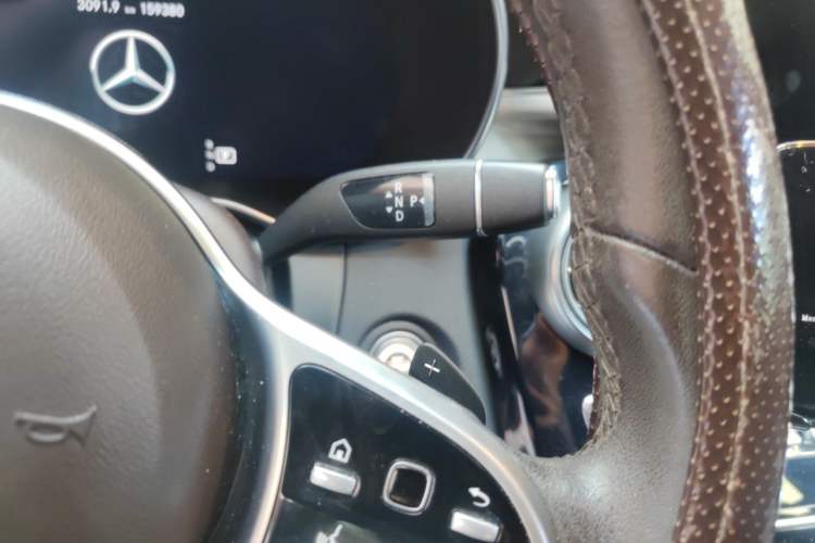 Used Mercedes-Benz GLC 2022 GLC 260 L 4MATIC Dynamic Edition Gear Lever