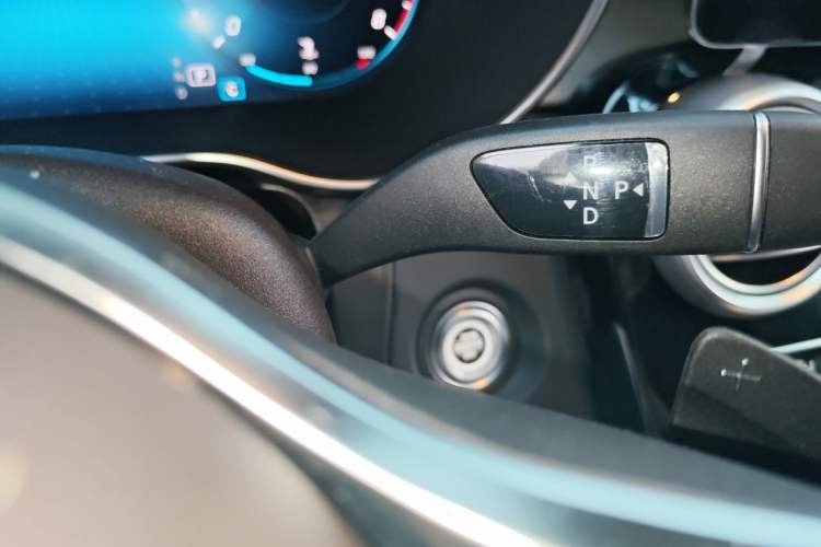Used Mercedes-Benz GLC 2022 Second Facelift GLC 260 L 4MATIC Dynamic Edition Gear Lever