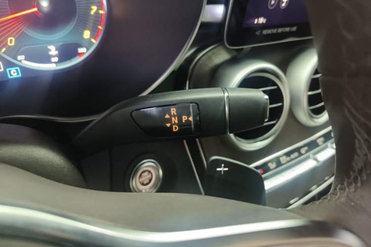 Used Mercedes-Benz GLC 2022 Second Facelift GLC 260 L 4MATIC Luxury Edition Gear Lever