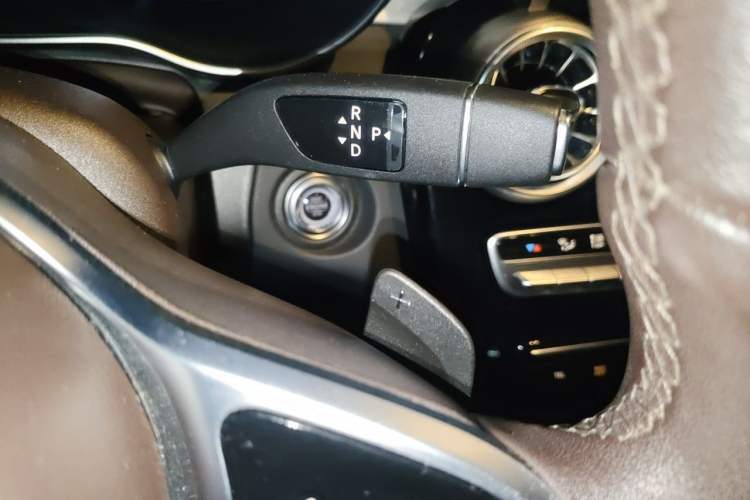 Used Mercedes-Benz GLC 2022 Refreshed GLC 260 L 4MATIC Dynamic Edition Gear Lever