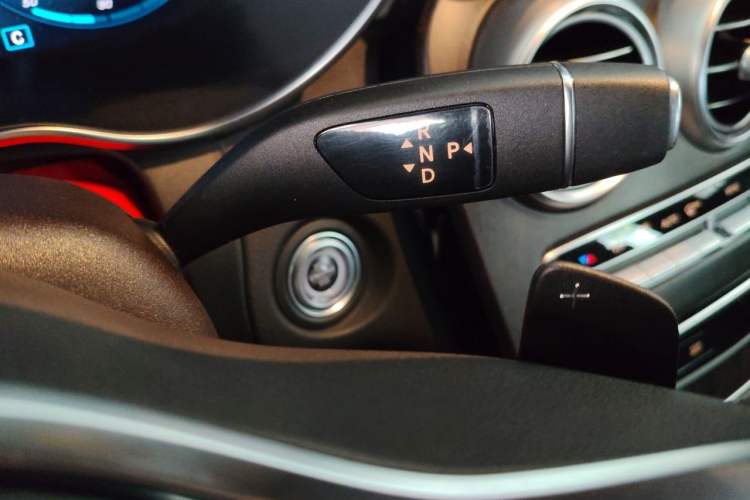 Used Mercedes-Benz GLC 2022 Refreshed GLC 260 L 4MATIC Dynamic Edition Gear Lever