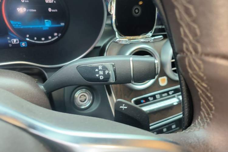 Used Mercedes-Benz GLC 2022 Refreshed GLC 300 L 4MATIC Dynamic Edition Gear Lever