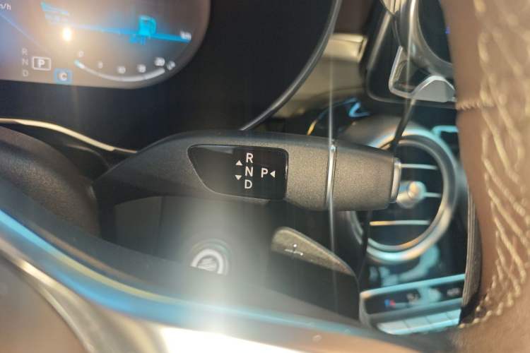 Used Mercedes-Benz GLC 2022 Facelifted GLC 260 L 4MATIC Dynamic Edition Gear Lever