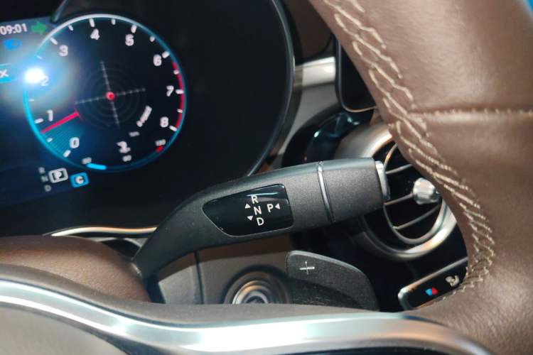 Used Mercedes-Benz GLC 2022 Facelifted GLC 260 L 4MATIC Dynamic Edition Gear Lever