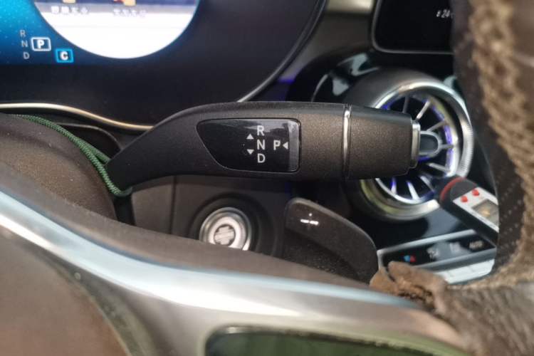 Used Mercedes-Benz GLC 2022 Facelifted GLC 260 L 4MATIC Dynamic Edition Gear Lever