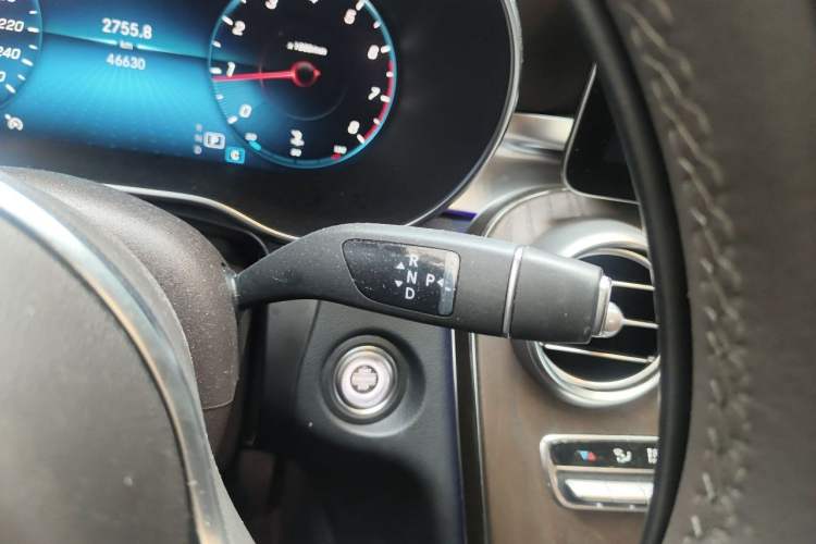 Used Mercedes-Benz GLC 2022 Second Facelift GLC 260 L 4MATIC Luxury Edition Gear Lever