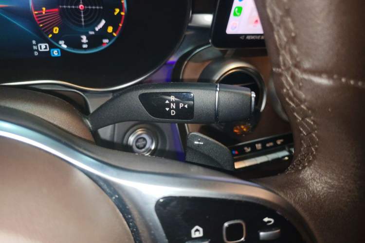 Used Mercedes-Benz GLC 2022 Second Facelift GLC 260 L 4MATIC Luxury Edition Gear Lever