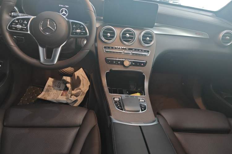 Used Mercedes-Benz GLC 2022 Second Facelift GLC 260 L 4MATIC Luxury Edition Gear Lever