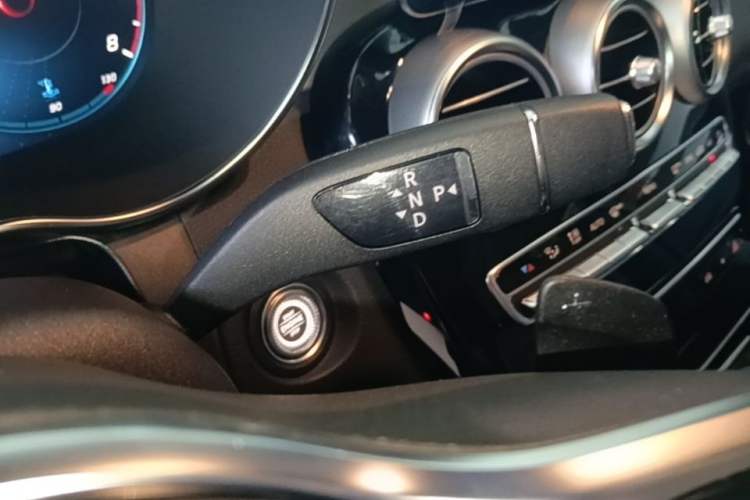 Used Mercedes-Benz GLC 2022 Facelifted GLC 260 L 4MATIC Dynamic Edition Gear Lever