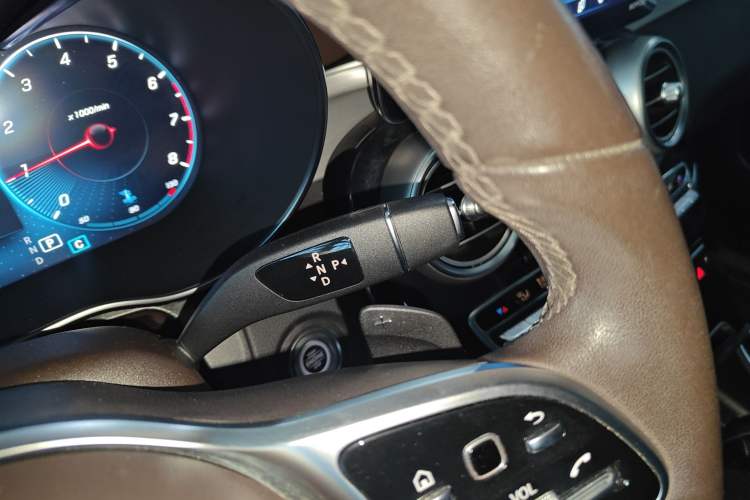 Used Mercedes-Benz GLC 2022 Second Facelift GLC 260 L 4MATIC Dynamic Edition Gear Lever