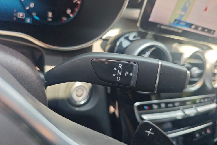 Used Mercedes-Benz GLC 2022 Refreshed GLC 260 L 4MATIC Dynamic Edition Gear Lever