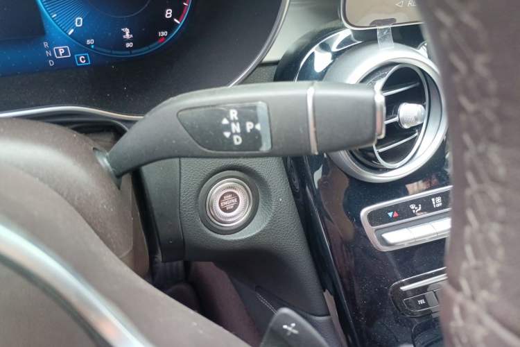 Used Mercedes-Benz GLC 2022 Refreshed GLC 260 L 4MATIC Dynamic Edition Gear Lever