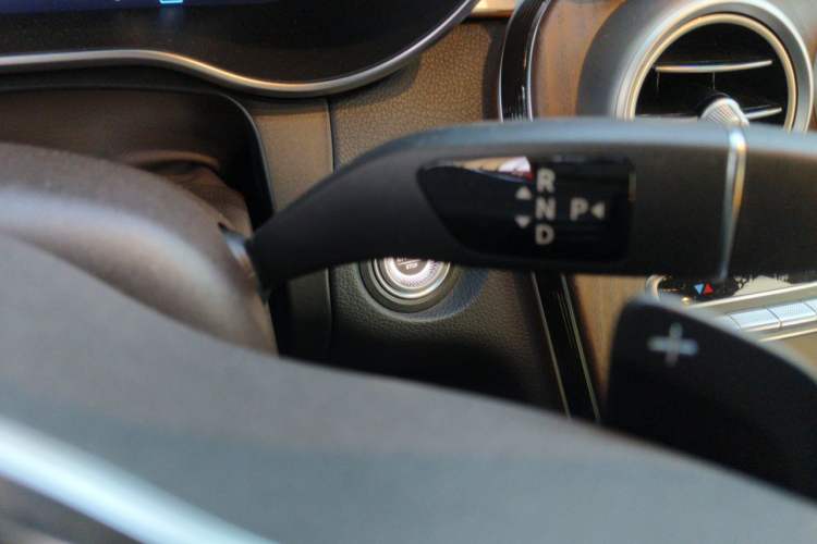 Used Mercedes-Benz GLC 2022 Refreshed GLC 300 L 4MATIC Dynamic Edition Prestige Version Gear Lever