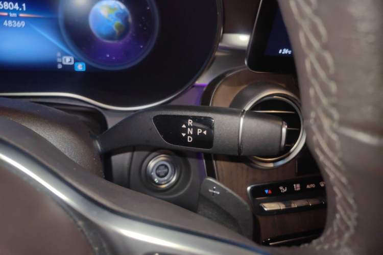 Used Mercedes-Benz GLC 2022 GLC 260 L 4MATIC Luxury Model Gear Lever