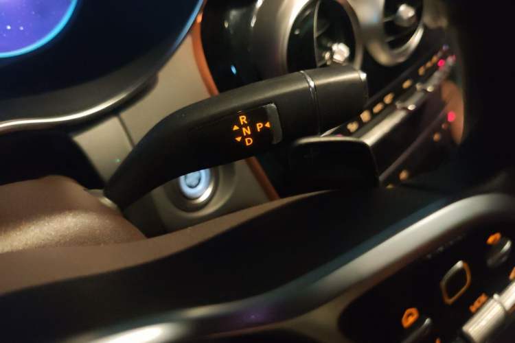 Used Mercedes-Benz GLC 2022 Facelifted GLC 260 L 4MATIC Dynamic Edition Gear Lever