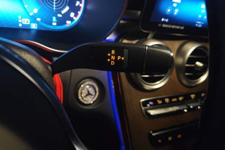 Used Mercedes-Benz GLC 2022 Facelift GLC 300 L 4MATIC Luxury Edition Gear Lever