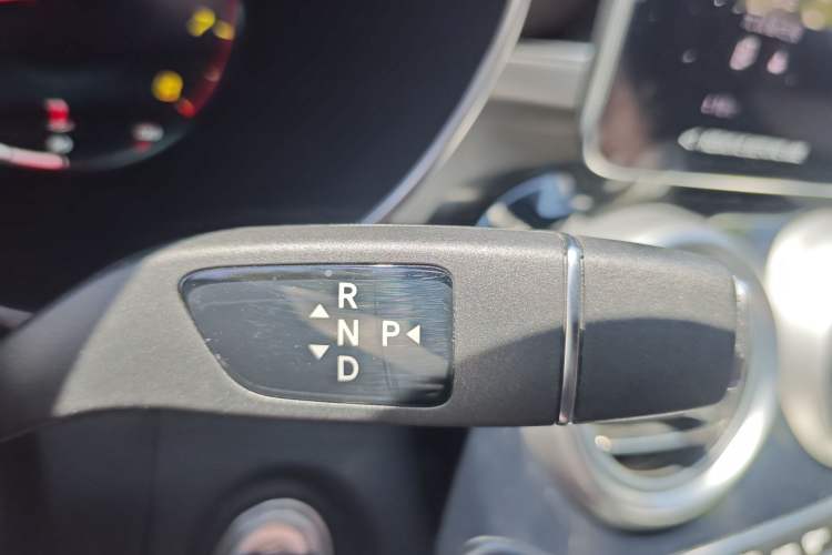 Used Mercedes-Benz GLC 2022 Facelifted GLC 260 L 4MATIC Dynamic Edition Gear Lever