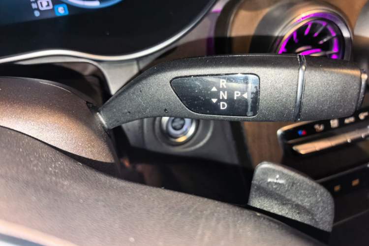 Used Mercedes-Benz GLC 2022 Refreshed GLC 300 L 4MATIC Dynamic Edition Prestige Version Gear Lever
