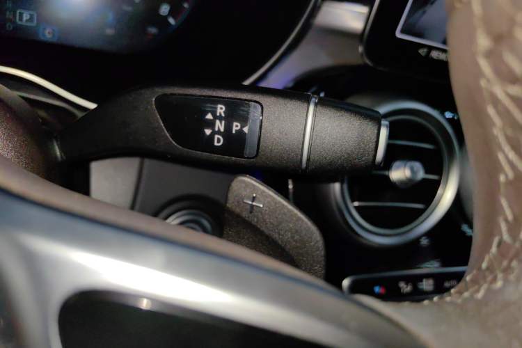 Used Mercedes-Benz GLC 2022 Refreshed GLC 260 L 4MATIC Dynamic Edition Gear Lever