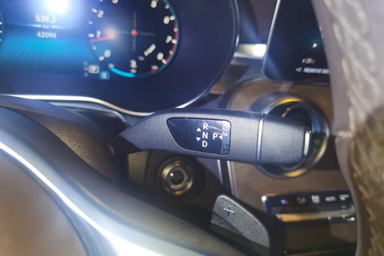 Used Mercedes-Benz GLC 2022 Refreshed GLC 300 L 4MATIC Dynamic Edition Prestige Version Gear Lever