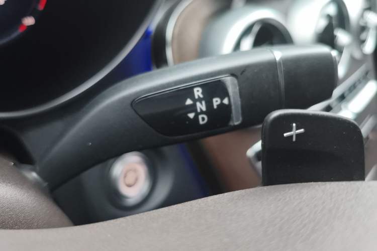 Used Mercedes-Benz GLC 2022 Refreshed GLC 300 L 4MATIC Dynamic Edition Gear Lever