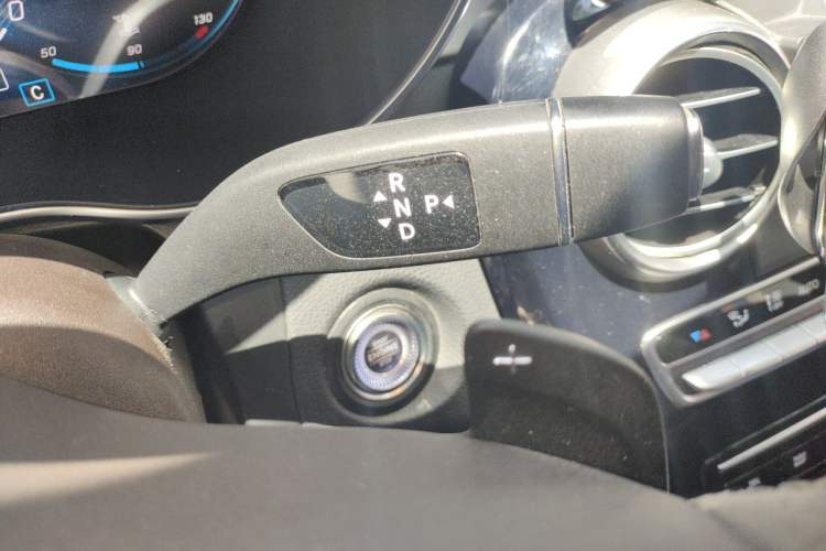 Used Mercedes-Benz GLC 2022 Refreshed GLC 260 L 4MATIC Dynamic Edition Gear Lever