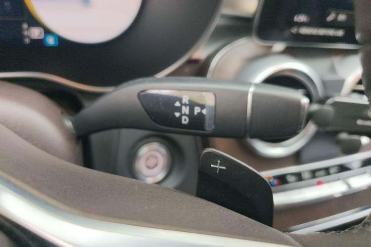 Used Mercedes-Benz GLC 2022 Refreshed GLC 300 L 4MATIC Dynamic Edition Prestige Version Gear Lever