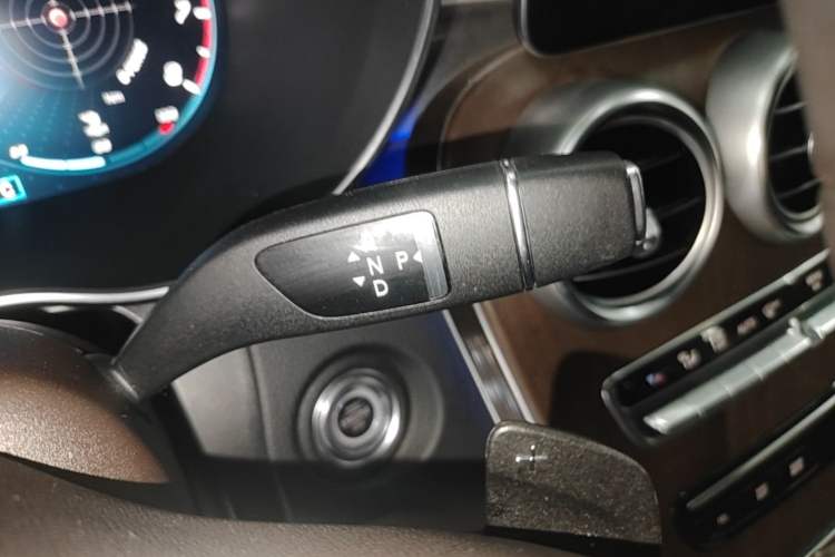 Used Mercedes-Benz GLC 2022 Refreshed GLC 300 L 4MATIC Dynamic Edition Gear Lever