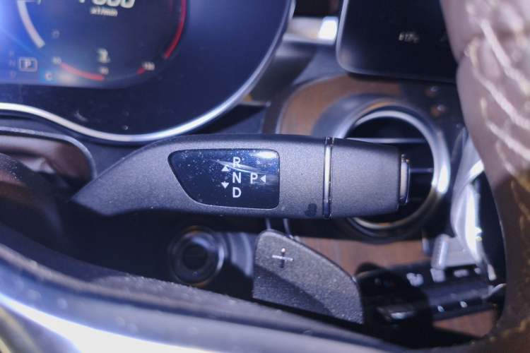 Used Mercedes-Benz GLC 2022 Refreshed GLC 300 L 4MATIC Dynamic Edition Prestige Version Gear Lever