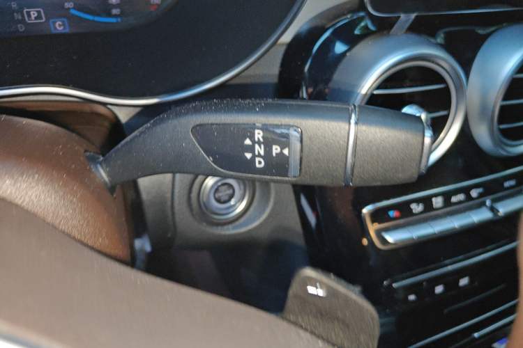 Used Mercedes-Benz GLC 2022 Facelifted GLC 260 L 4MATIC Dynamic Edition Gear Lever