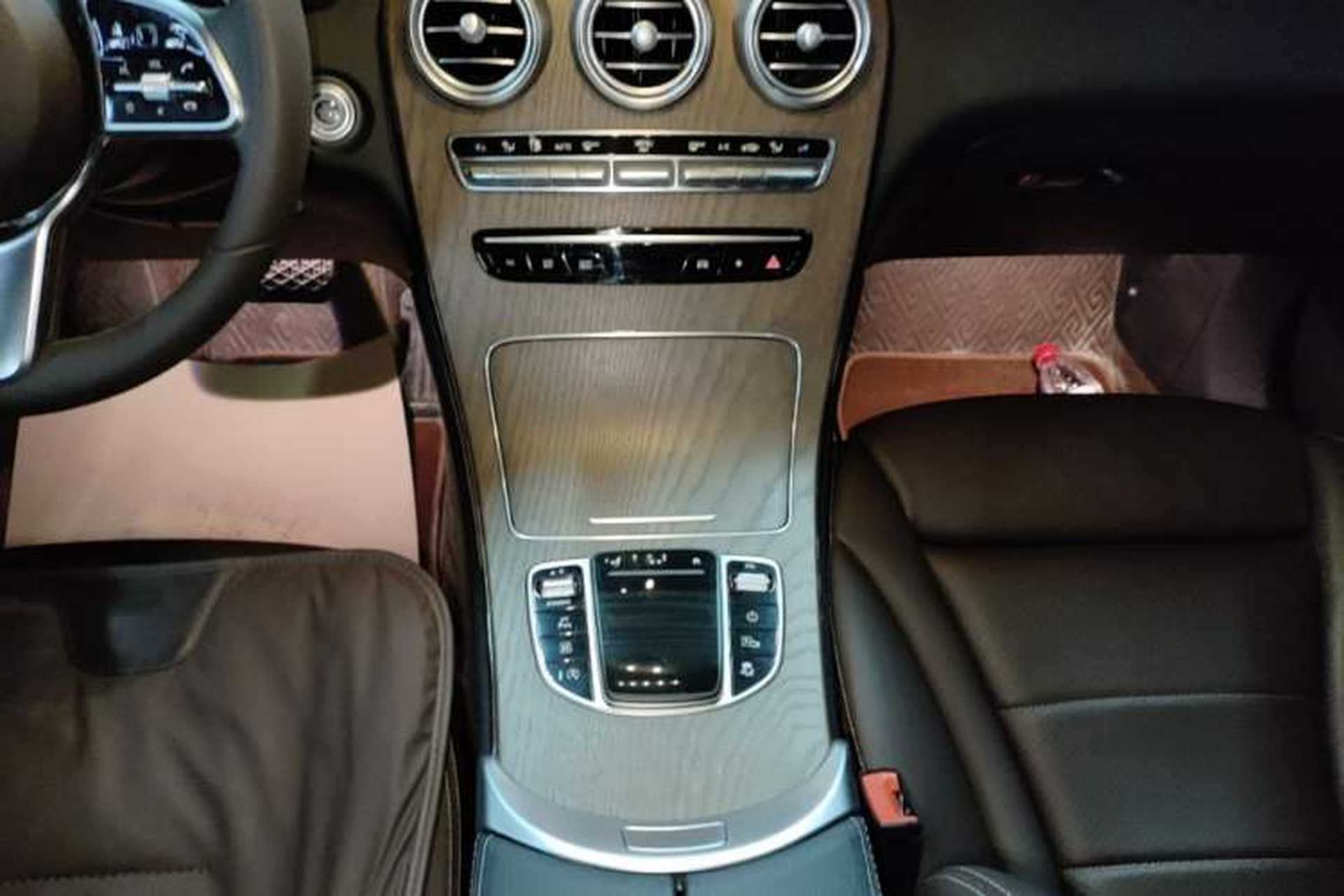Used Mercedes-Benz GLC 2022 Second Facelift GLC 260 L 4MATIC Luxury Edition Gear Lever