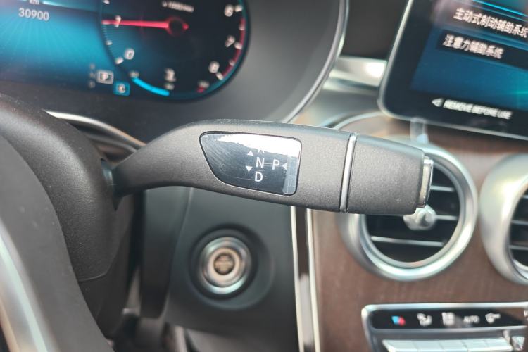 Used Mercedes-Benz GLC 2022 Facelift GLC 260 L 4MATIC Luxury Edition Gear Lever
