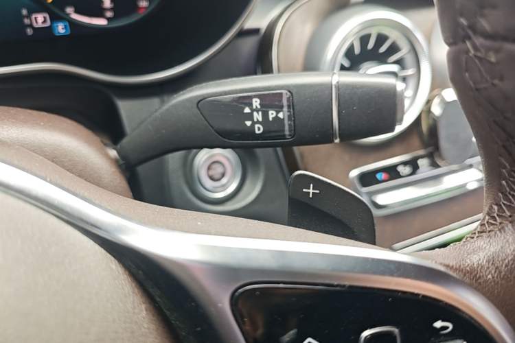 Used Mercedes-Benz GLC 2022 Refreshed GLC 300 L 4MATIC Dynamic Edition Prestige Version Gear Lever