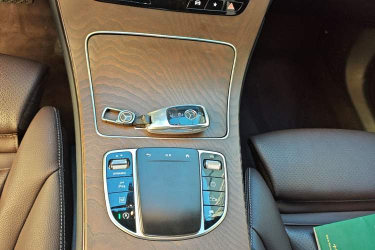 Used Mercedes-Benz GLC 2022 Refreshed GLC 300 L 4MATIC Dynamic Edition Prestige Version Gear Lever