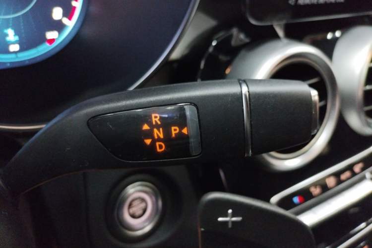Used Mercedes-Benz GLC 2022 Second Facelift GLC 260 L 4MATIC Dynamic Edition Gear Lever