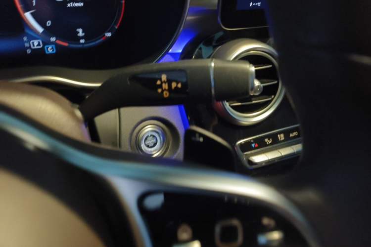 Used Mercedes-Benz GLC 2022 Refreshed GLC 260 L 4MATIC Dynamic Edition Gear Lever
