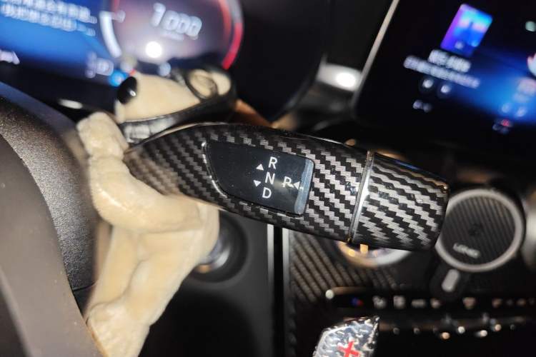 Used Mercedes-Benz GLC 2022 Refreshed GLC 300 L 4MATIC Dynamic Edition Prestige Version Gear Lever