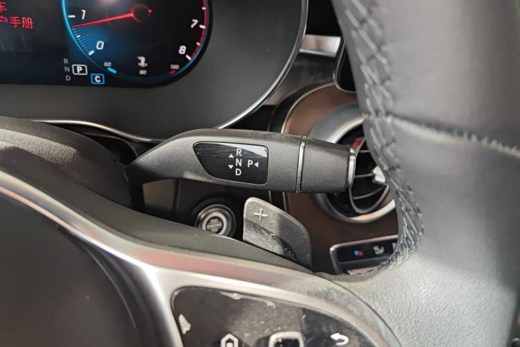 Used Mercedes-Benz GLC 2022 Second Facelift GLC 260 L 4MATIC Luxury Edition Gear Lever