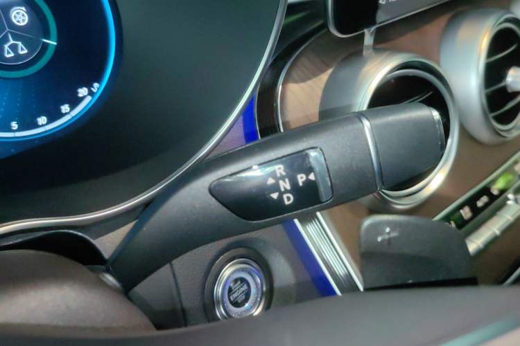 Used Mercedes-Benz GLC 2022 GLC 260 L 4MATIC Luxury Model Gear Lever
