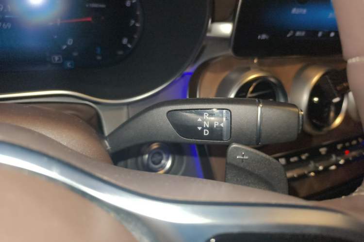 Used Mercedes-Benz GLC 2022 GLC 300 L 4MATIC Dynamic Edition Prestige Model Gear Lever