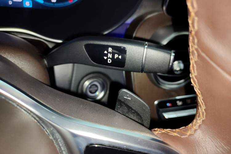 Used Mercedes-Benz GLC 2022 Refreshed GLC 300 L 4MATIC Dynamic Edition Prestige Version Gear Lever