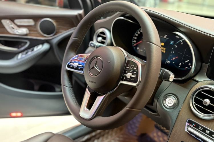 Used Mercedes-Benz GLC 2022 Refreshed GLC 300 L 4MATIC Dynamic Edition Prestige Version Gear Lever