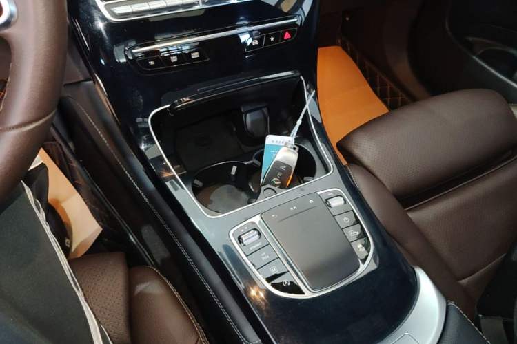 Used Mercedes-Benz GLC 2022 Second Facelift GLC 260 L 4MATIC Dynamic Edition Gear Lever