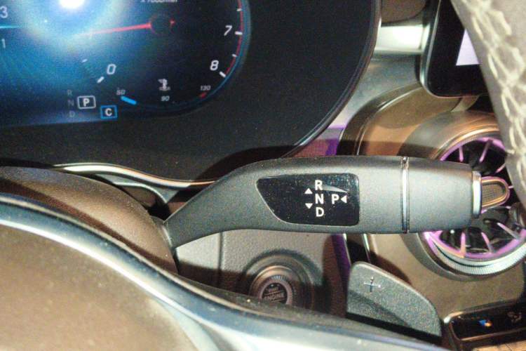 Used Mercedes-Benz GLC 2022 Refreshed GLC 300 L 4MATIC Dynamic Edition Prestige Version Gear Lever
