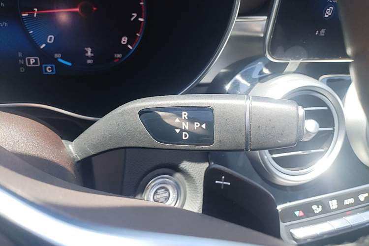 Used Mercedes-Benz GLC 2022 GLC 260 L 4MATIC Dynamic Edition Gear Lever