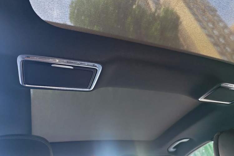 Used Mercedes-Benz GLC 2022 Facelifted GLC 260 L 4MATIC Dynamic Edition Headliner