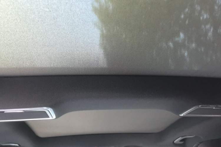Used Mercedes-Benz GLC 2022 Refreshed GLC 300 L 4MATIC Dynamic Edition Headliner