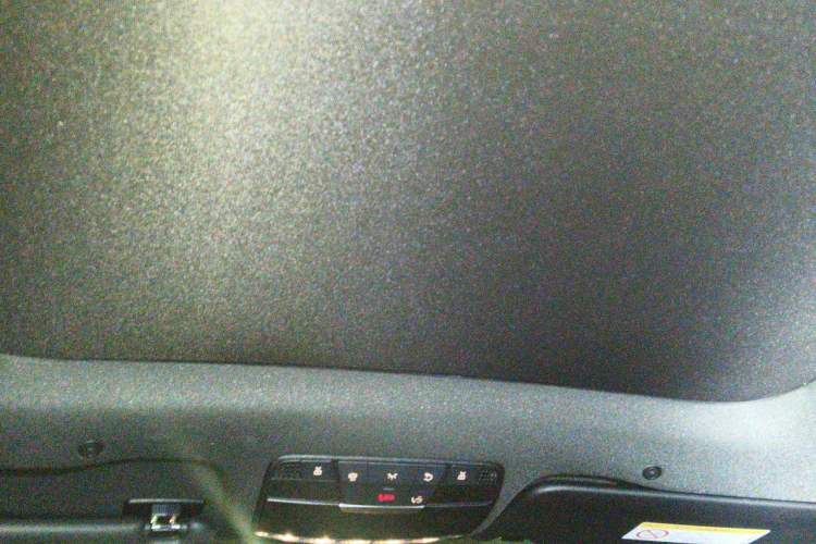 Used Mercedes-Benz GLC 2022 Second Facelift GLC 260 L 4MATIC Luxury Edition Headliner