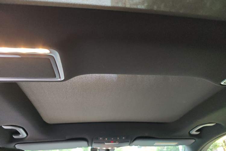 Used Mercedes-Benz GLC 2022 Facelifted GLC 260 L 4MATIC Dynamic Edition Headliner
