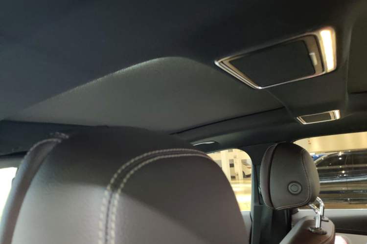 Used Mercedes-Benz GLC 2022 Second Facelift GLC 260 L 4MATIC Dynamic Edition Headliner